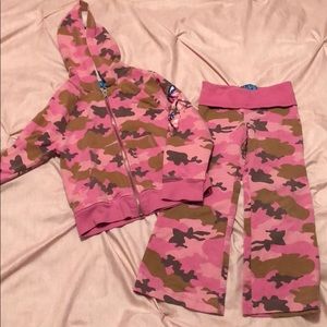 Children’s place pink camouflage hoodie set